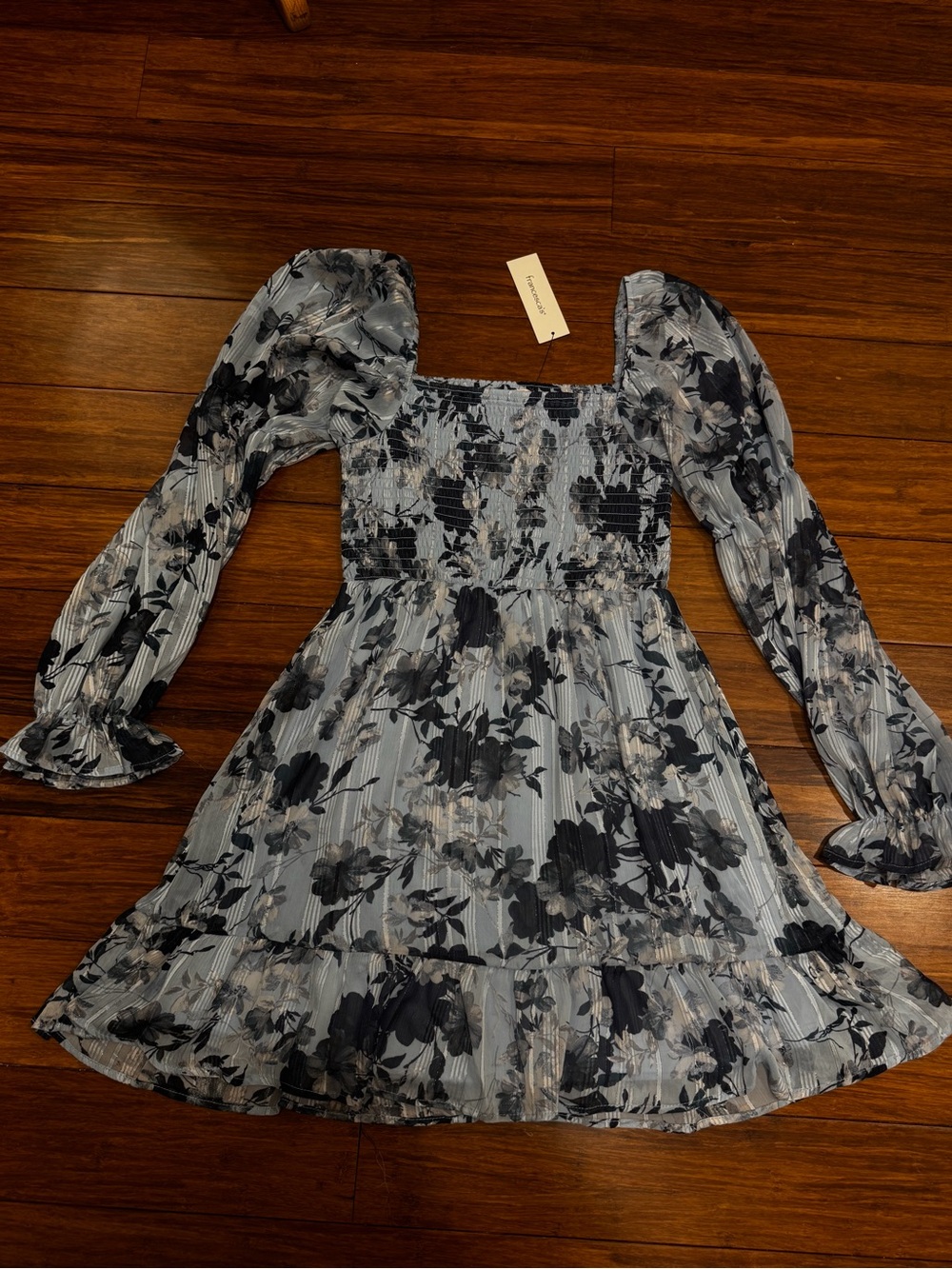 Francesca's Collections Light Gray and Black Floral V-Neck Sweater